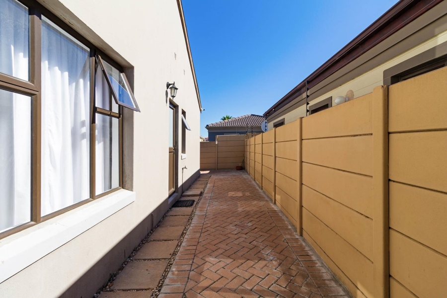 2 Bedroom Property for Sale in Parklands Western Cape